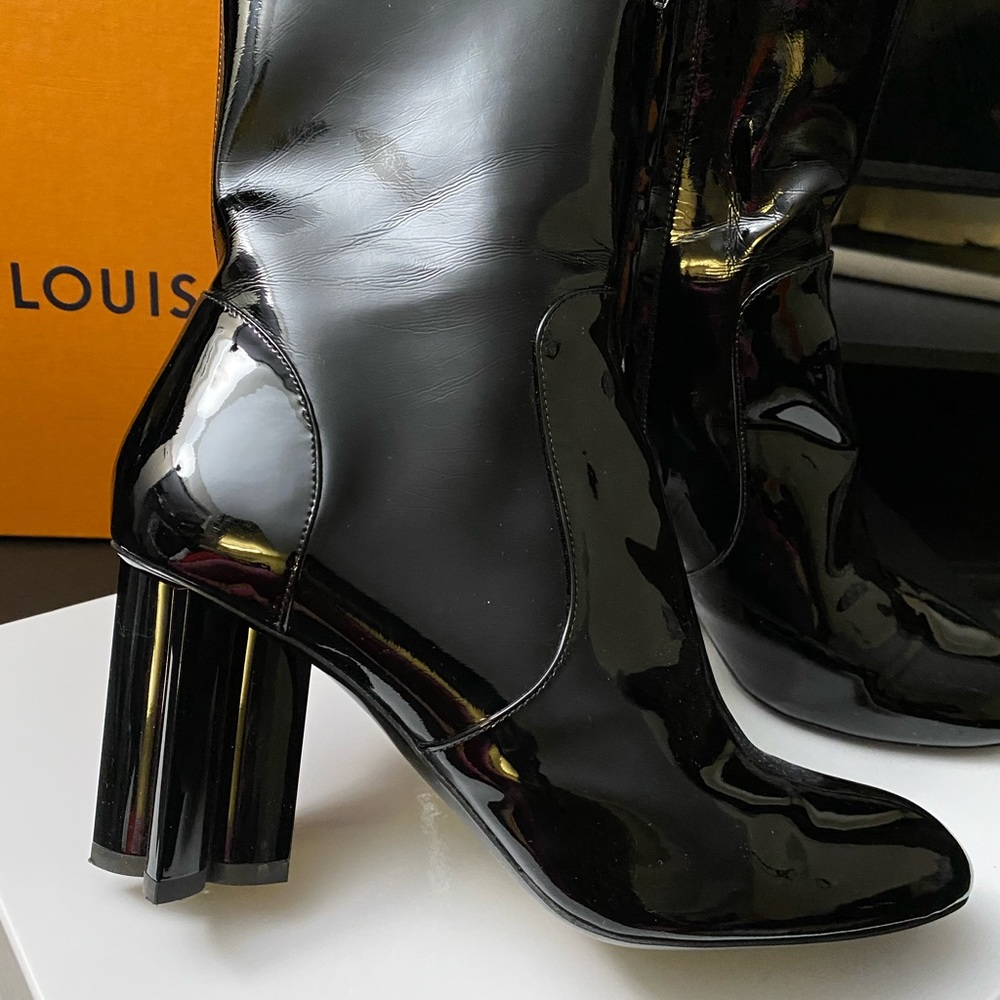 Louis Vuitton silhouette ankle boot